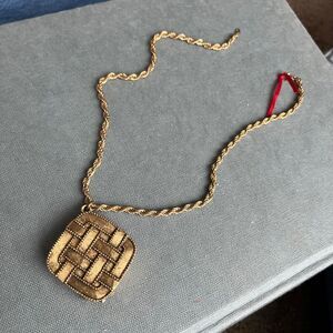 VTG Aviance Solid Perfume Compact Pendant Necklace Gold Tone 18”